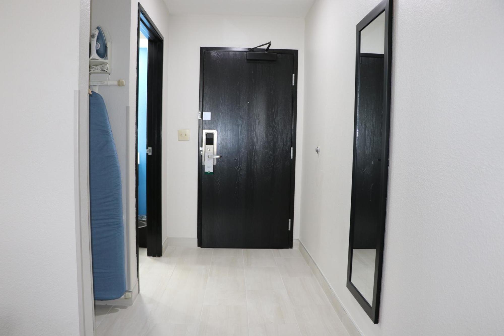 King Room,1545645349:JPEG